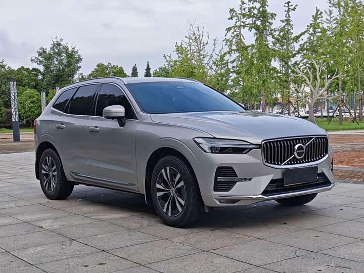 Volvo XC60, 2023 — фото 3 из 9
