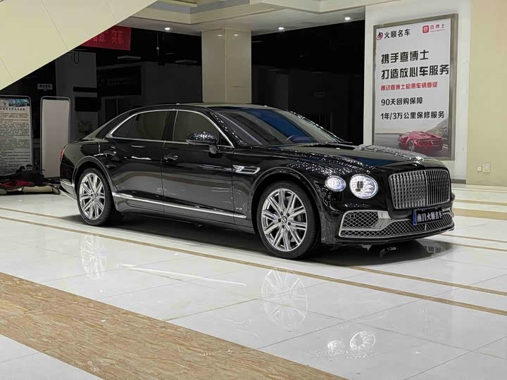 Bentley Flying Spur, 2022 — фото 4 из 9