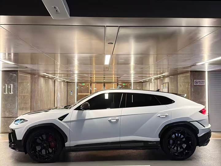 Lamborghini Urus, 2023 — фото 3 из 7