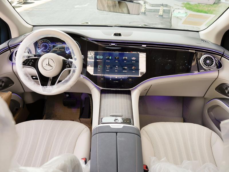 Mercedes-Benz EQS SUV, 2026 — фото 6 из 12