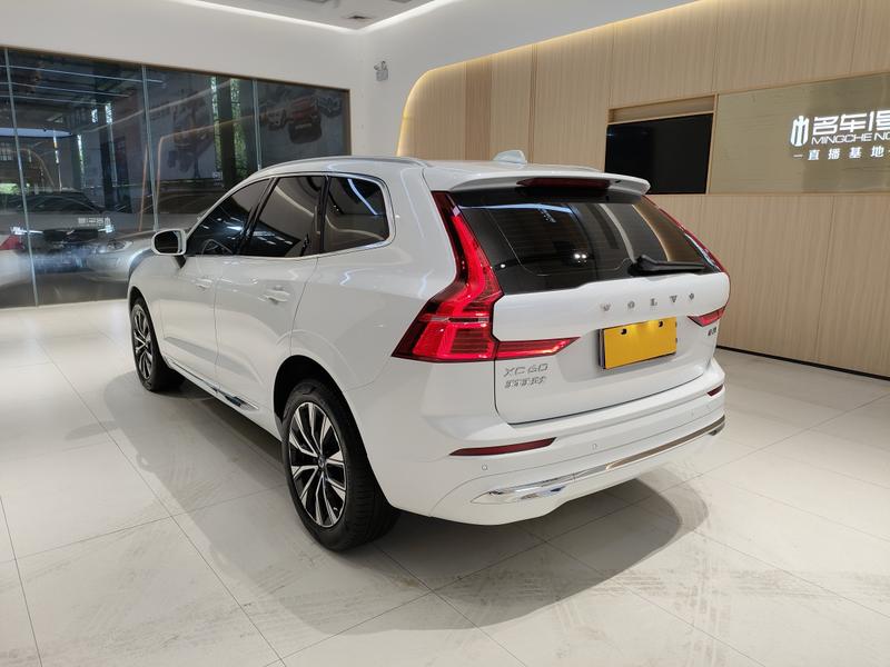 Volvo XC60, 2022 — фото 5 из 12