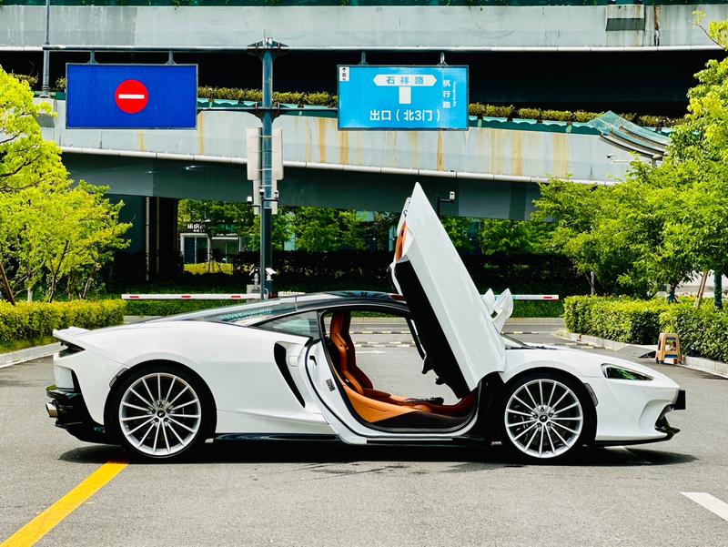 McLaren GT, 2023 — фото 5 из 11