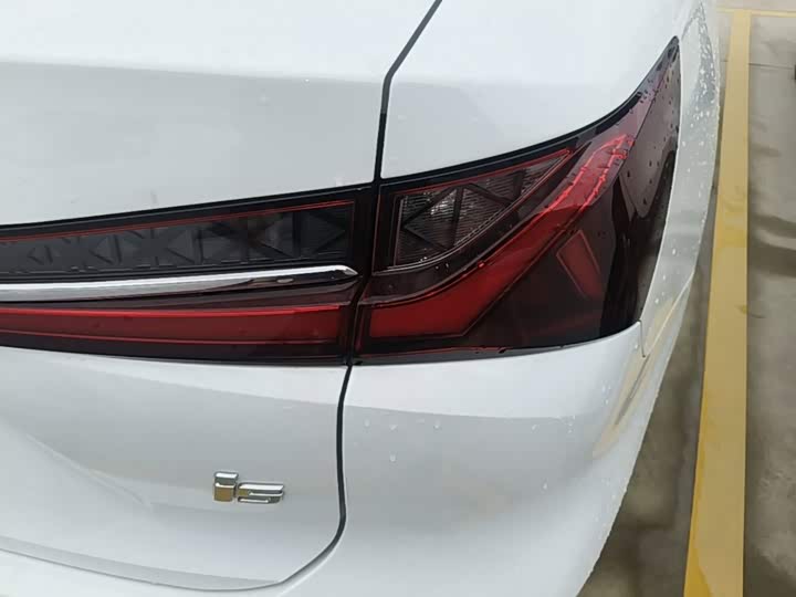 Roewe i5, 2024 — фото 8 из 9