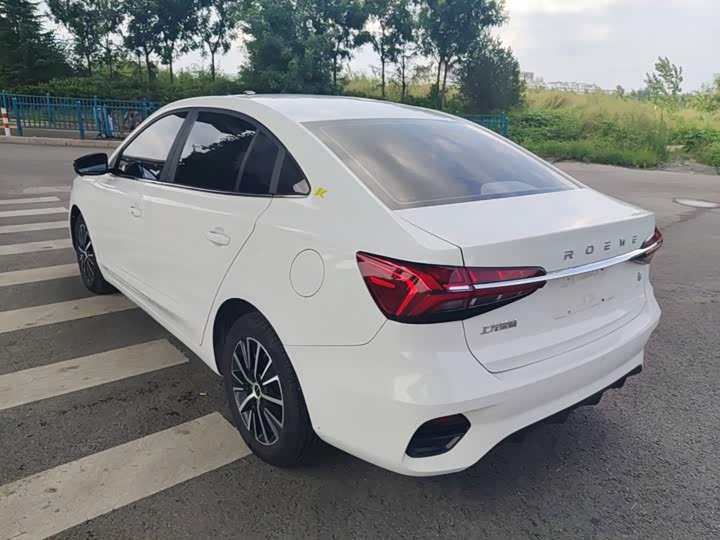 Roewe i5, 2023 — фото 5 из 9