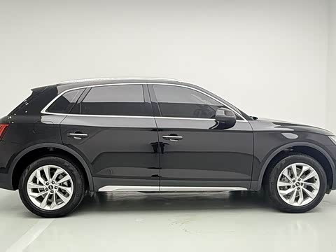 Audi Q5L, 2024 — фото 8 из 9