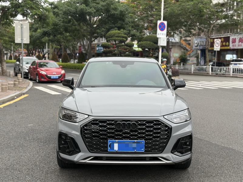 Audi Q5L Sportback, 2022 — фото 2 из 11