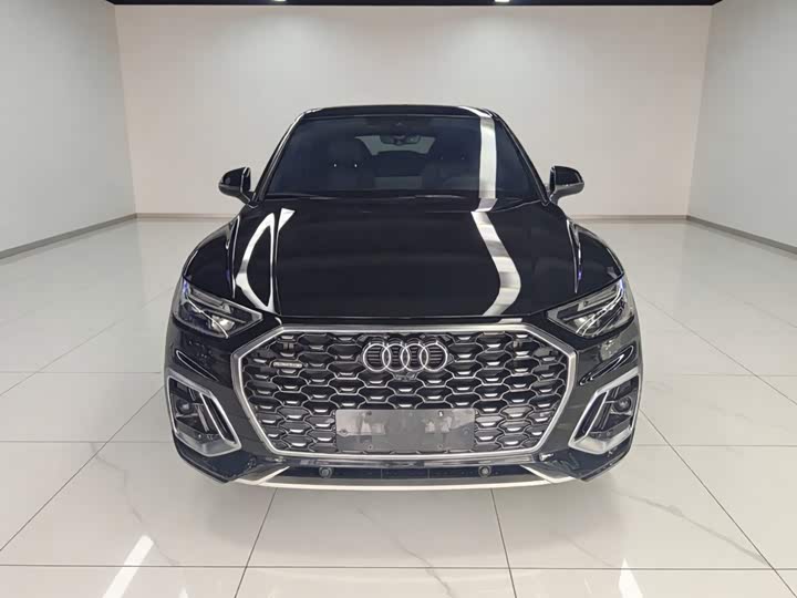 Audi Q5L Sportback, 2022 — фото 2 из 9