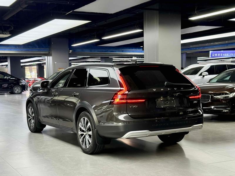 Volvo V90, 2023 — фото 4 из 12