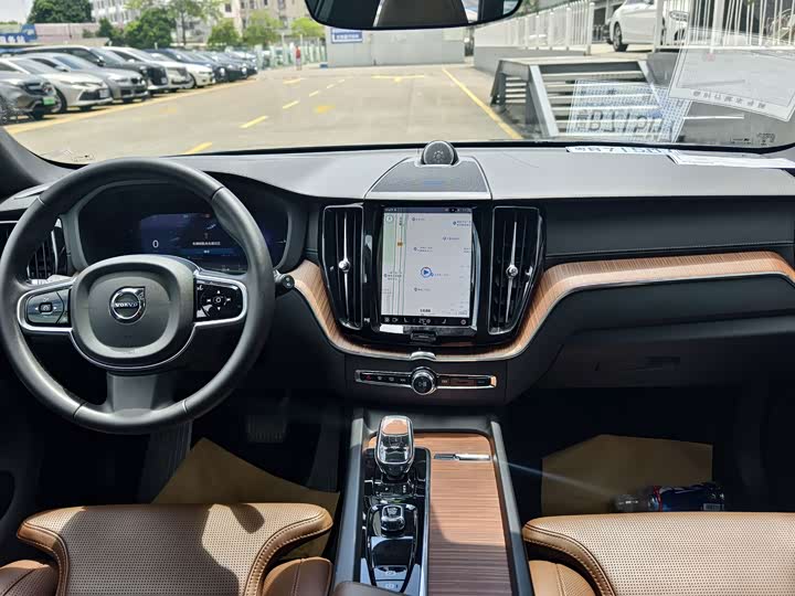 Volvo XC60 Hybrid, 2024 — фото 8 из 9