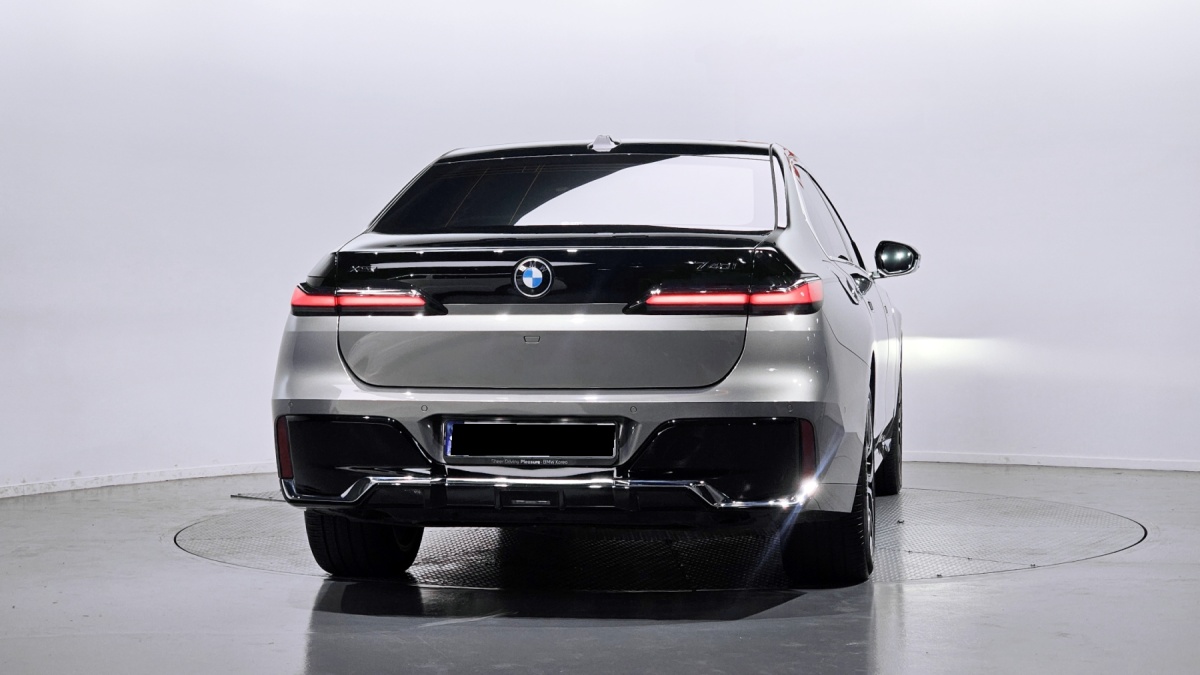 BMW 7 Series, 2024 — фото 4 из 12