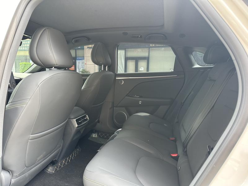 BAIC Arcfox Alpha T5, 2025 — фото 9 из 10