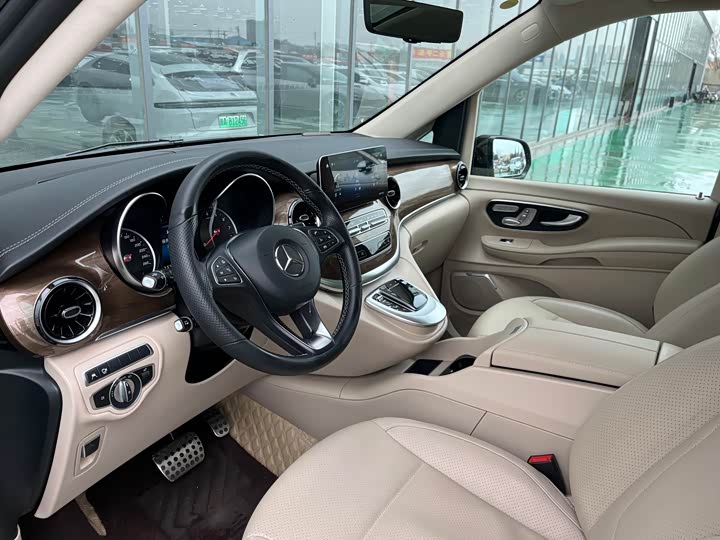 Mercedes-Benz V-Class, 2022 — фото 6 из 9