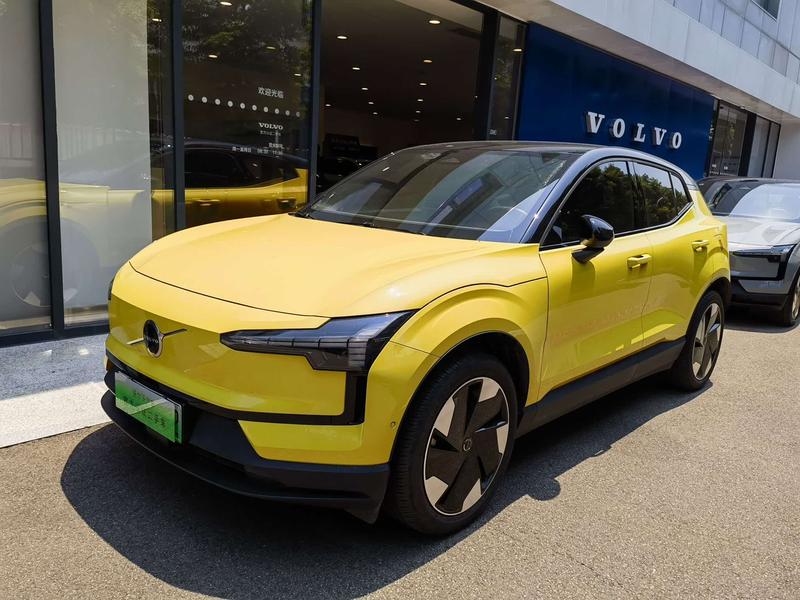 Volvo EX30, 2024 — купить в Смоленске под ключ