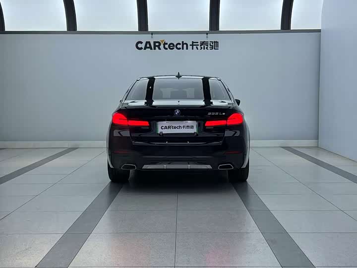 BMW 5 Series Hybrid, 2023 — фото 2 из 9