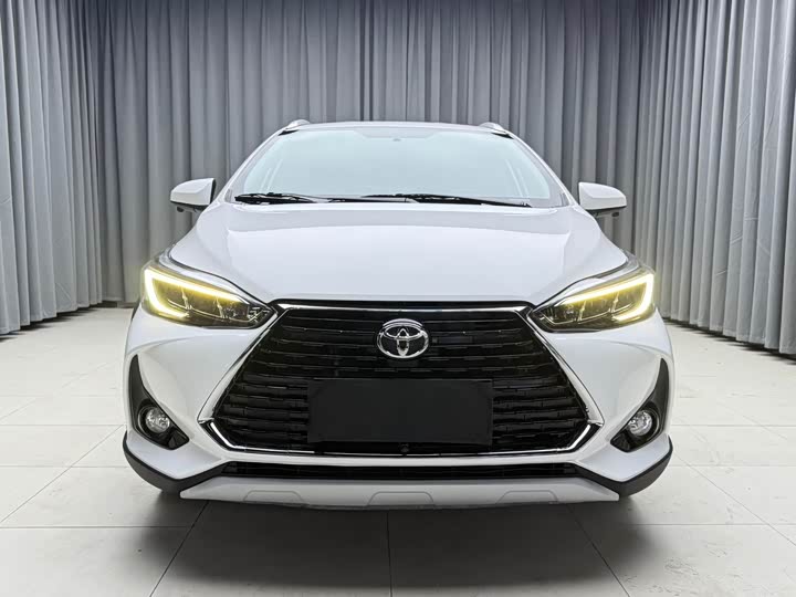 Toyota Yaris L Hatchback, 2022 — фото 2 из 9