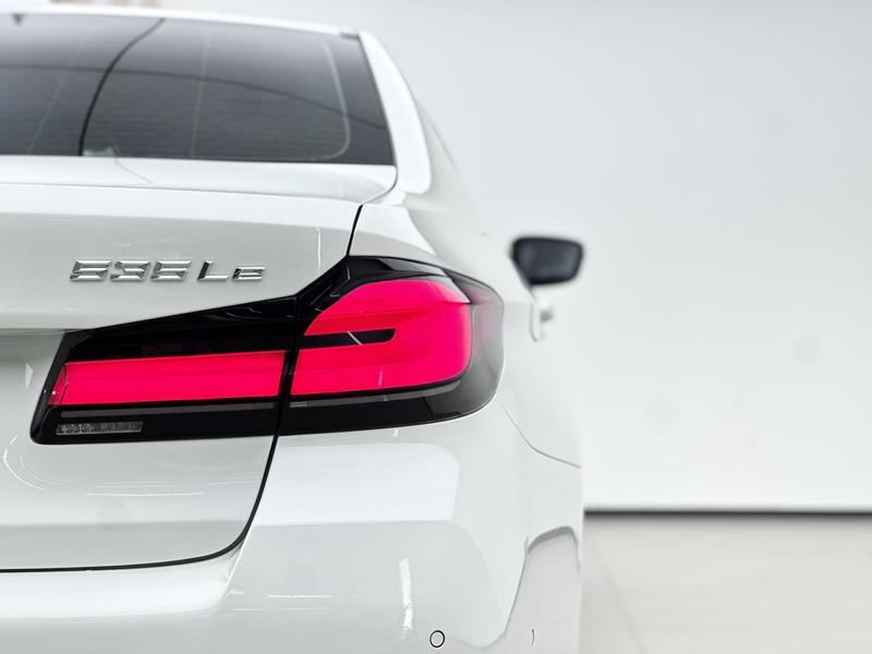 BMW 5 Series Hybrid, 2022 — фото 7 из 12