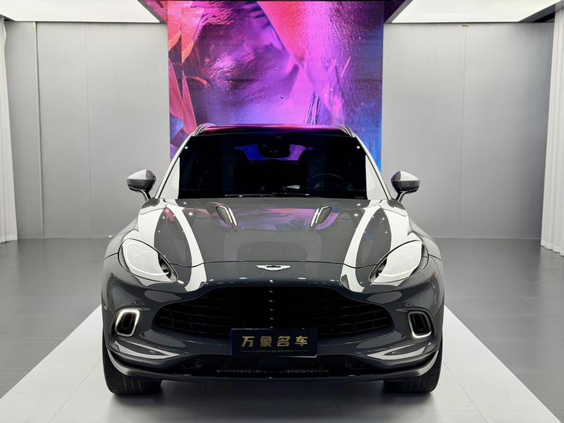 Aston Martin DBX, 2022 — фото 2 из 12