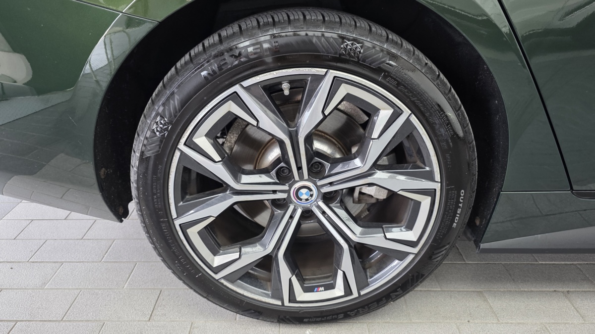 BMW i4, 2022 — фото 5 из 12