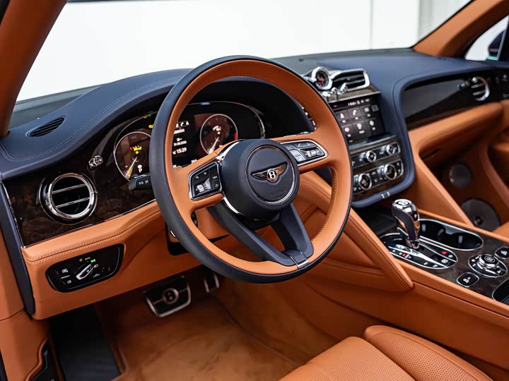 Bentley Bentayga, 2022 — фото 9 из 9