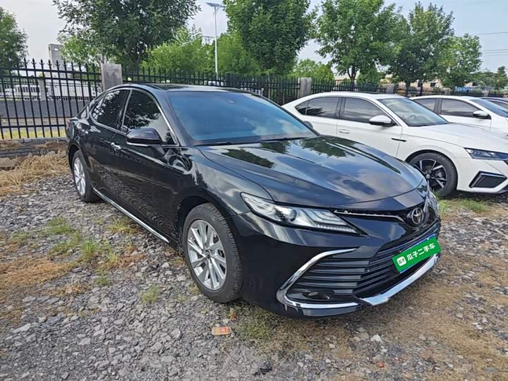 Toyota Camry, 2023 — фото 4 из 9