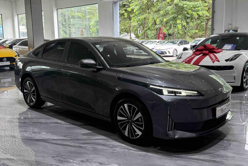 Changan Qiyuan (Nevo) A05, 2024 — фото 3 из 12