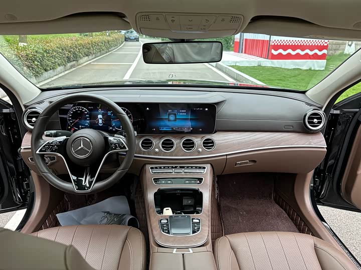Mercedes-Benz E-Class, 2022 — фото 4 из 9