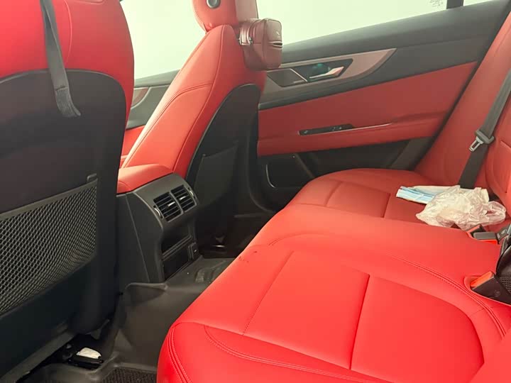 Jaguar XE L, 2024 — фото 8 из 9