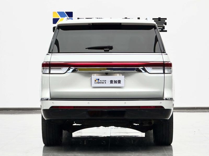 Lincoln Navigator, 2023 — фото 3 из 12