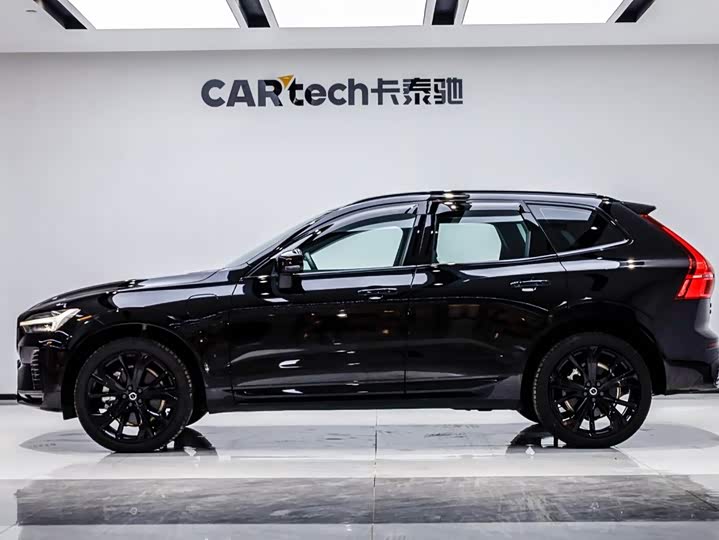 Volvo XC60 Hybrid, 2024 — фото 3 из 9