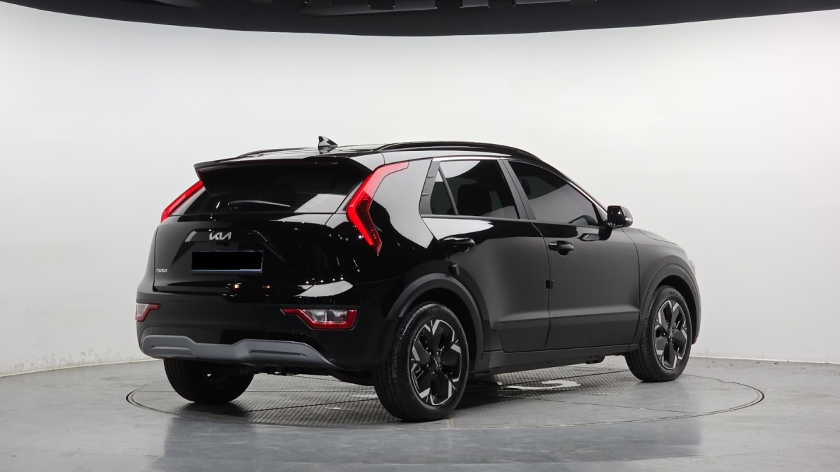 Kia Niro, 2023 — фото 2 из 12