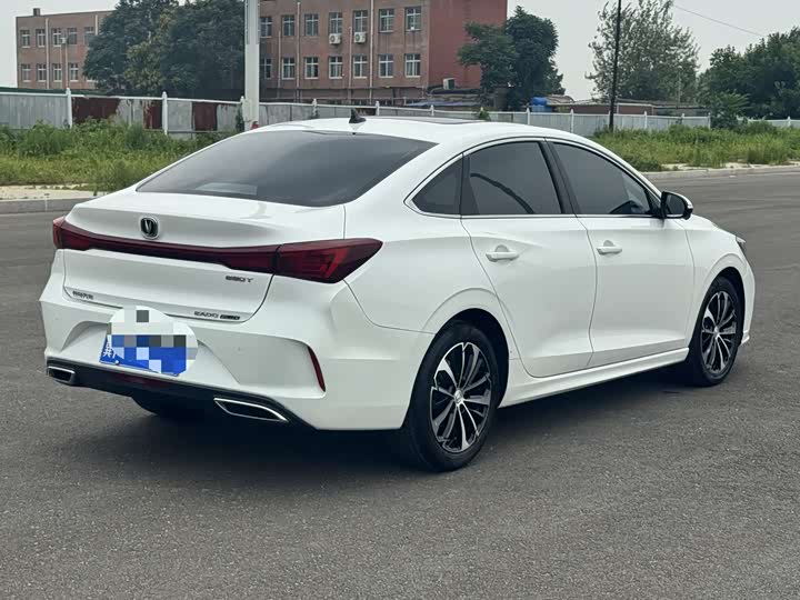 Changan Eado Plus, 2022 — фото 8 из 9