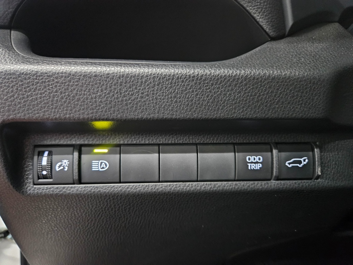 Toyota RAV4, 2024 — фото 11 из 12