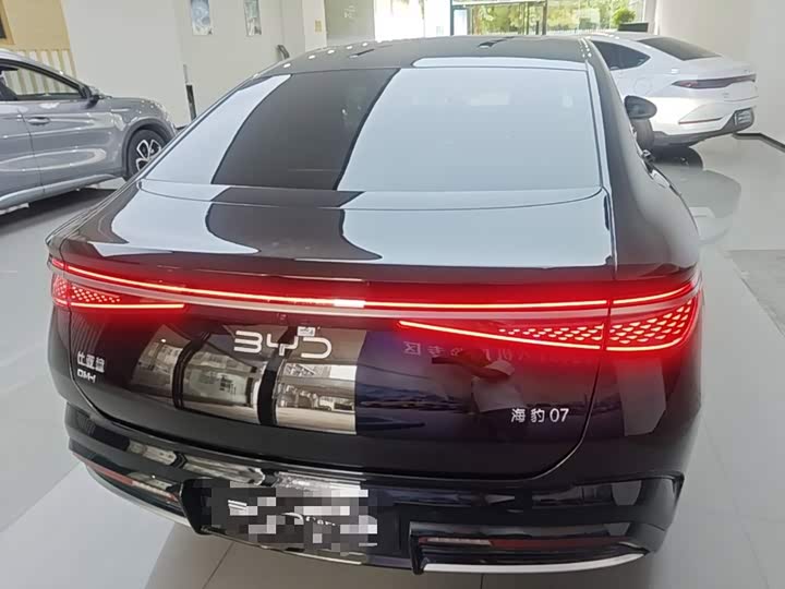 BYD Seal 07 DM-i Hybrid, 2026 — фото 4 из 9