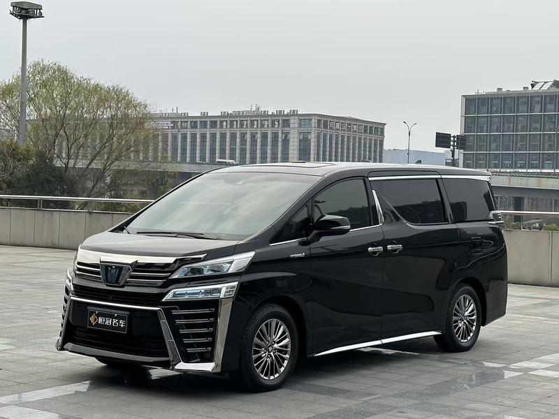 Toyota Vellfire, 2022 — купить в Калуге под ключ