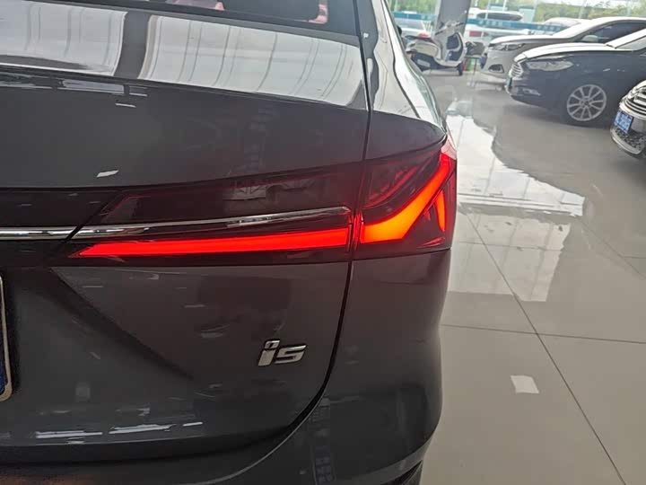 Roewe i5, 2024 — фото 8 из 9