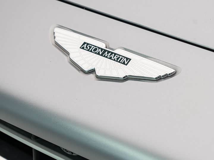 Aston Martin DBX, 2022 — фото 4 из 9