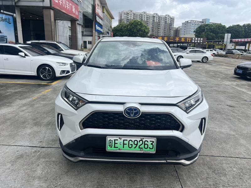 Toyota RAV4 Hybrid, 2022 — фото 2 из 10