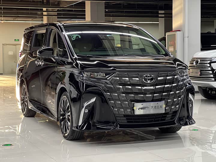 Toyota Alphard, 2025 — фото 3 из 9
