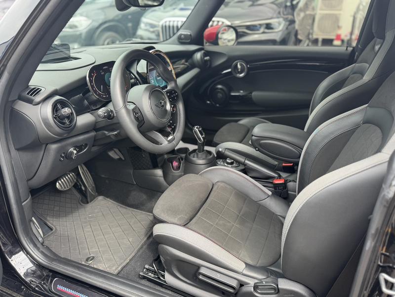 Mini Mini JCW, 2022 — фото 6 из 7