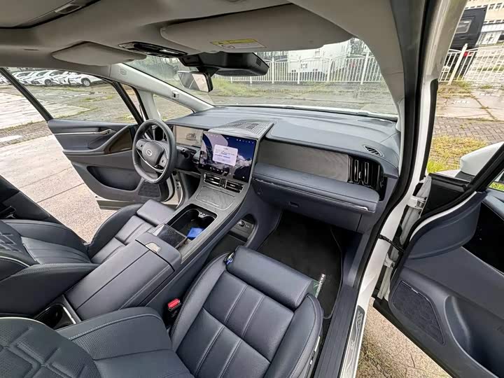 GAC Trumpchi M8 Hybrid, 2025 — фото 8 из 9