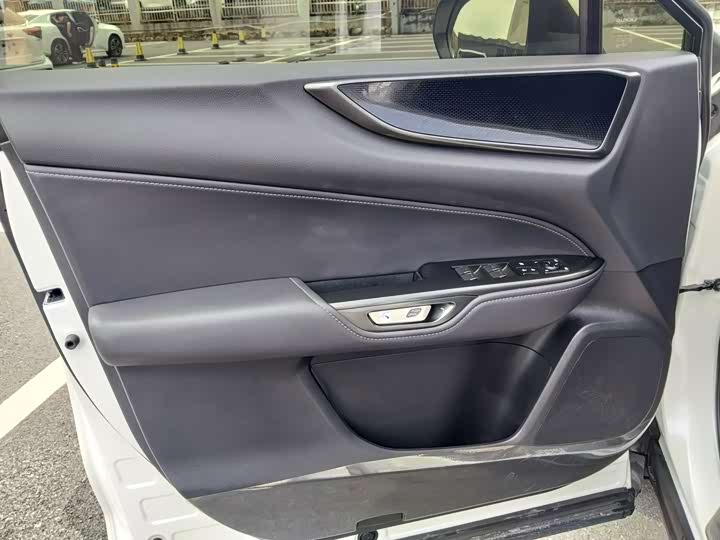 Lexus NX, 2023 — фото 5 из 9