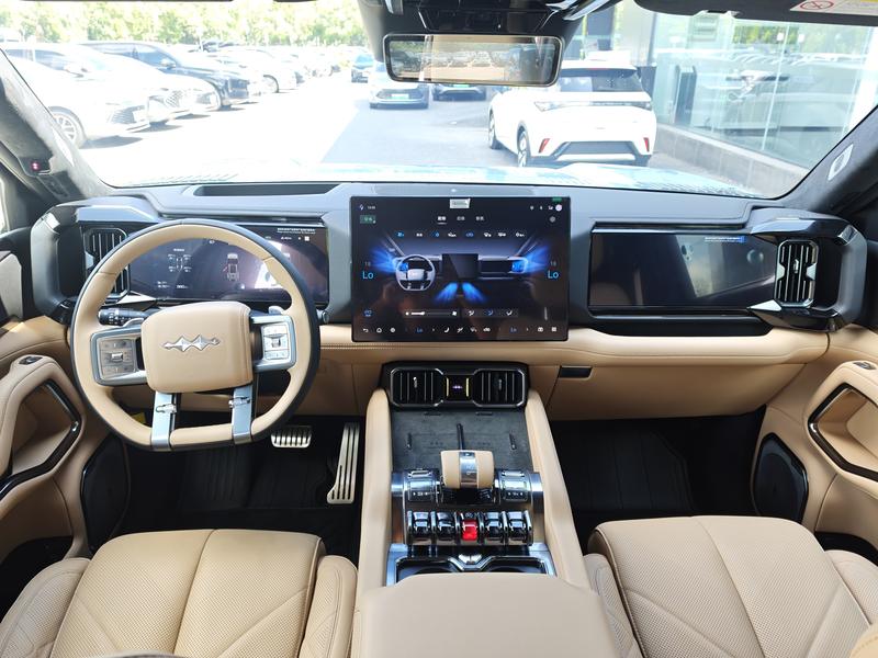 BYD FangChengBao Leopard 8, 2025 — фото 8 из 12
