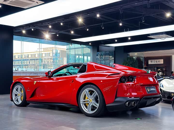 Ferrari 812, 2024 — фото 2 из 9