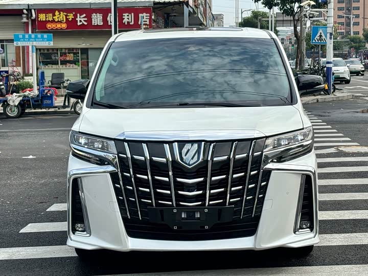 Toyota Alphard, 2021 — фото 5 из 9