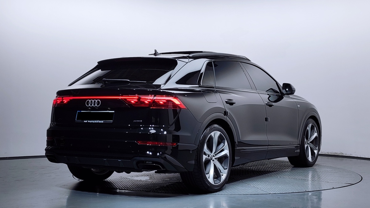 Audi Q8, 2025 — фото 2 из 12