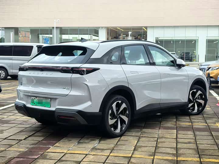 BAIC Arcfox Alpha T5, 2025 — фото 7 из 9