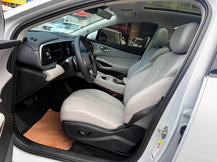 BYD Sea Lion 05 EV, 2025 — фото 8 из 9
