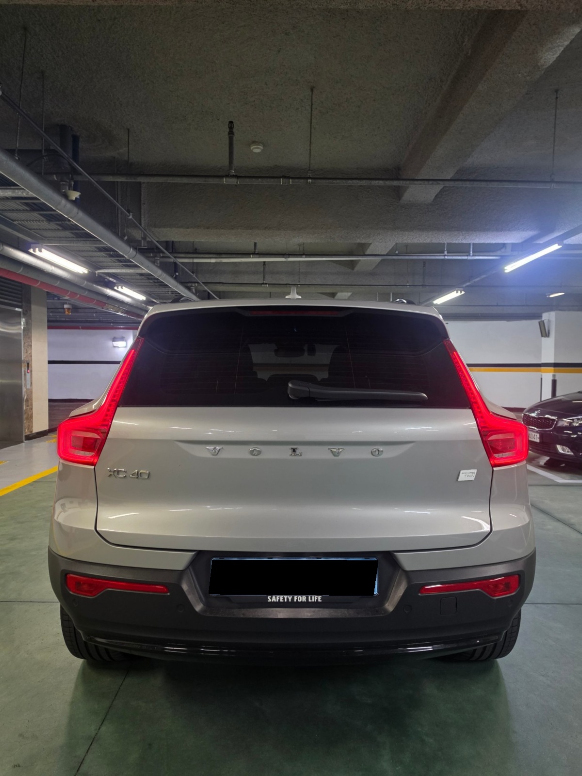 Volvo XC40, 2023 — фото 4 из 12