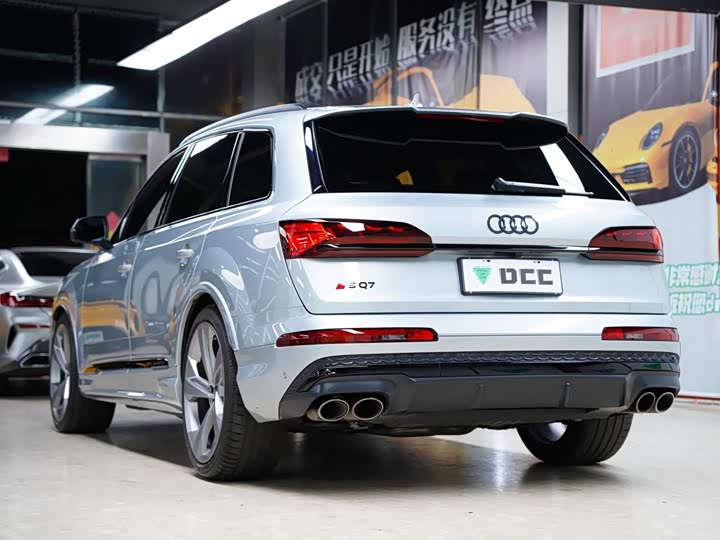 Audi SQ7, 2024 — фото 2 из 9
