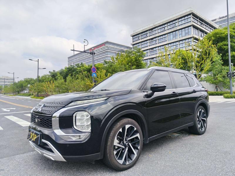 Mitsubishi Outlander, 2023 — купить в Иванове под ключ